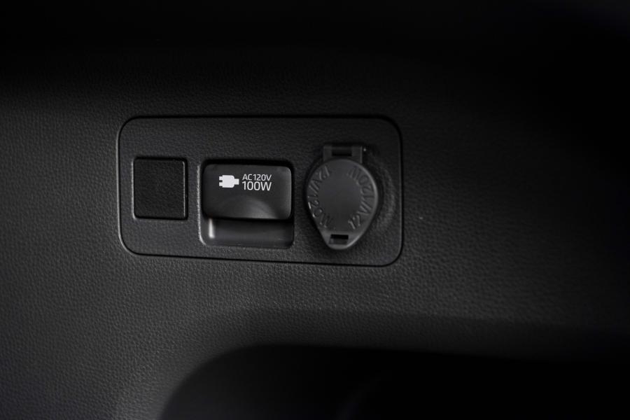 Багажник Toyota RAV4 Adventure 2018 года  (NA) (фото 194 из 196)